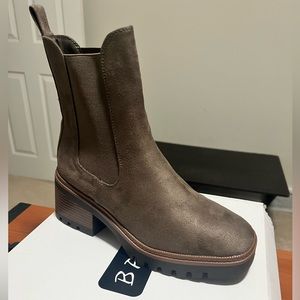 Brand new women’s boots size 10